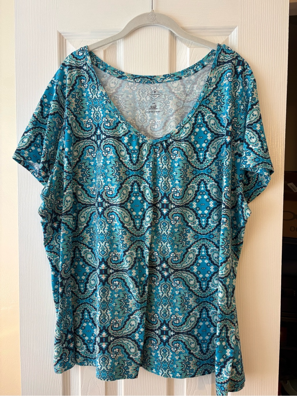 St. John's Bay Teal Paisley V-Neck Short Sleeve Top